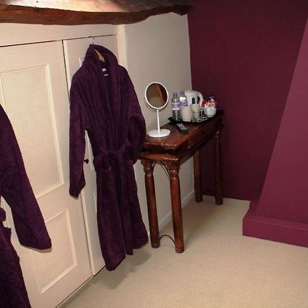 The Halford Hotel Halford  Room photo